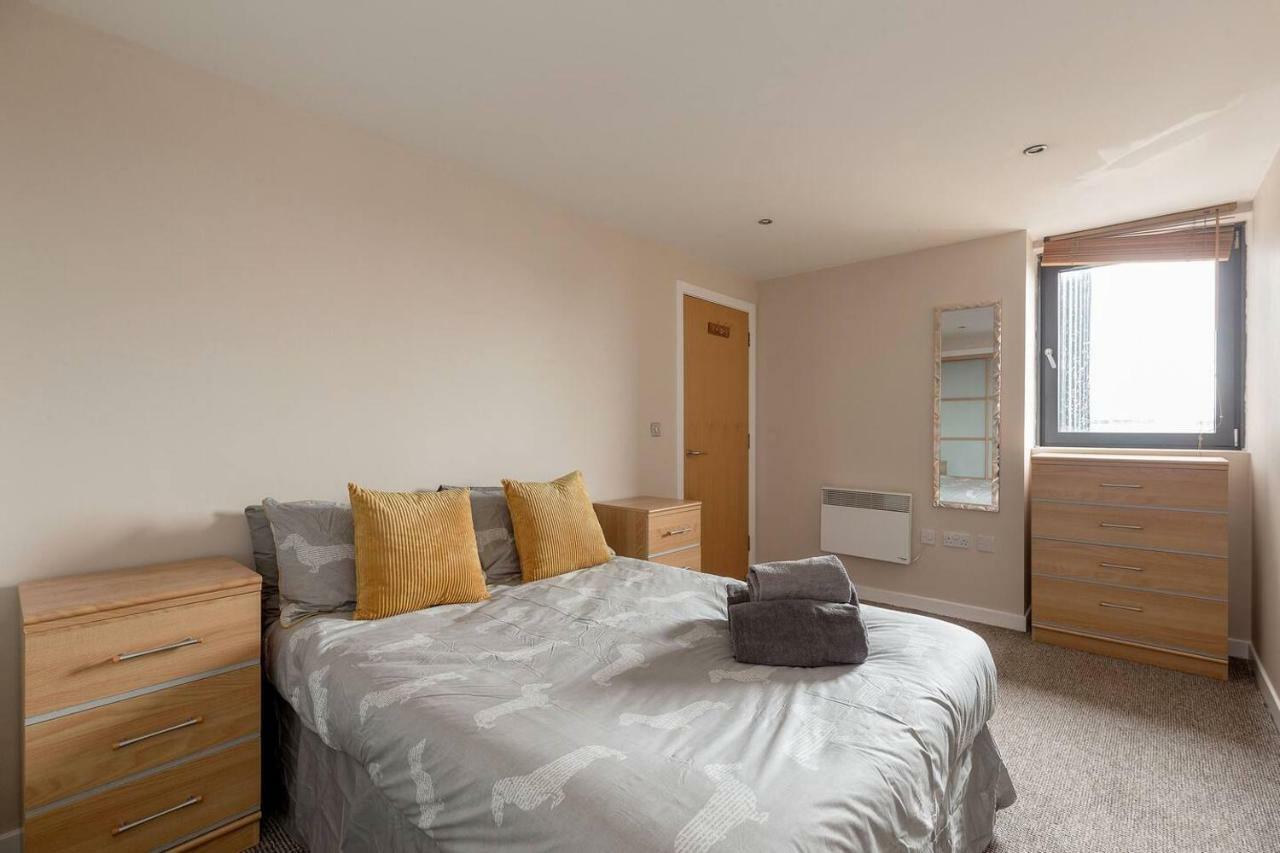Modern Riverfront Apt. 10 Mins From Hydro/Secc Glasgow Exterior photo